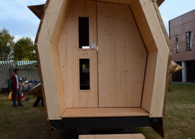 Cabane à ossature bois conçue par une architecte de l'atelier Le Bivouac à Annecy